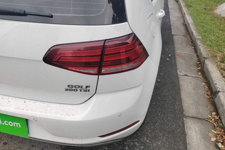 Used Volkswagen Golf 2019 200TSI DSG Comfort & Ambition Edition China VI Standard Right Rear Taillight