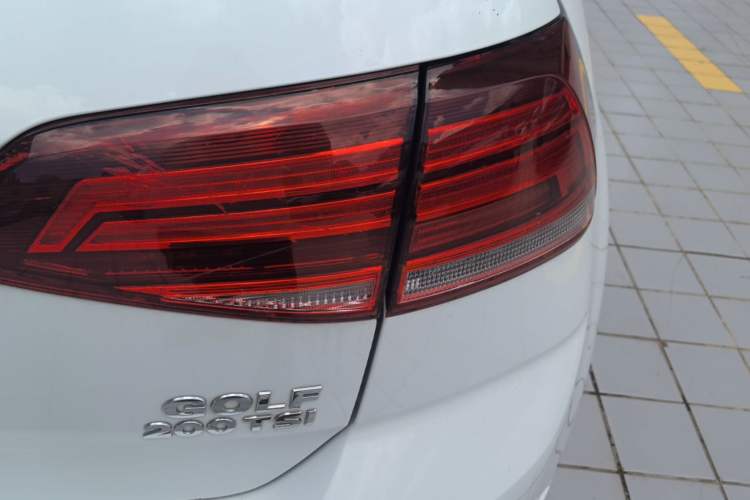 Used Volkswagen Golf 2019 200TSI DSG Comfort & Ambition Edition China VI Standard Right Rear Taillight