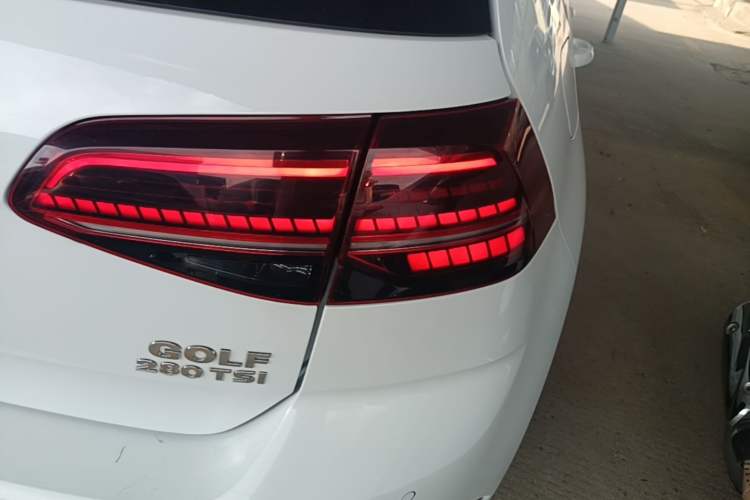 Used Volkswagen Golf 2019 280TSI DSG Luxury Version China VI Standard Right Rear Taillight