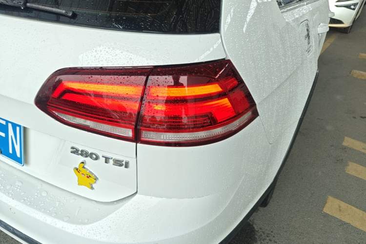 Used Volkswagen Golf 2019 1.8TSI Travel Edition Right Rear Taillight