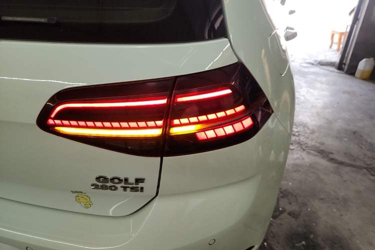 Used Volkswagen Golf 2019 280TSI DSG Luxury Version China VI Standard Right Rear Taillight