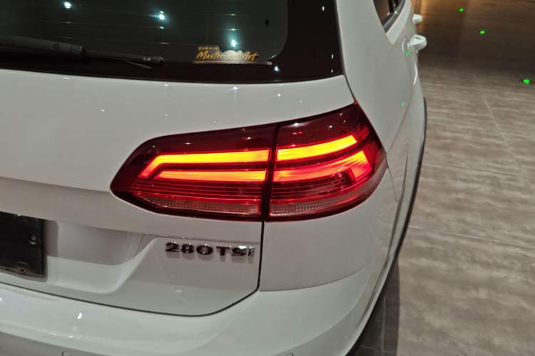 Used Volkswagen Golf 2019 1.8TSI Travel Edition Right Rear Taillight