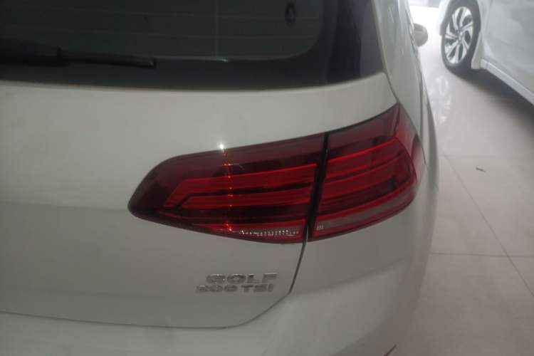 Used Volkswagen Golf 2019 200TSI DSG Comfort & Ambition Edition China VI Standard Right Rear Taillight
