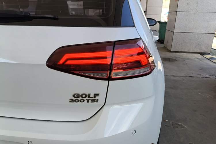 Used Volkswagen Golf 2019 200TSI DSG Comfort & Ambition Edition China VI Standard Right Rear Taillight