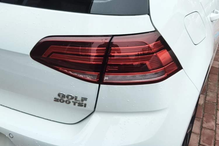 Used Volkswagen Golf 2019 200TSI DSG Comfort & Ambition Edition China VI Standard Right Rear Taillight