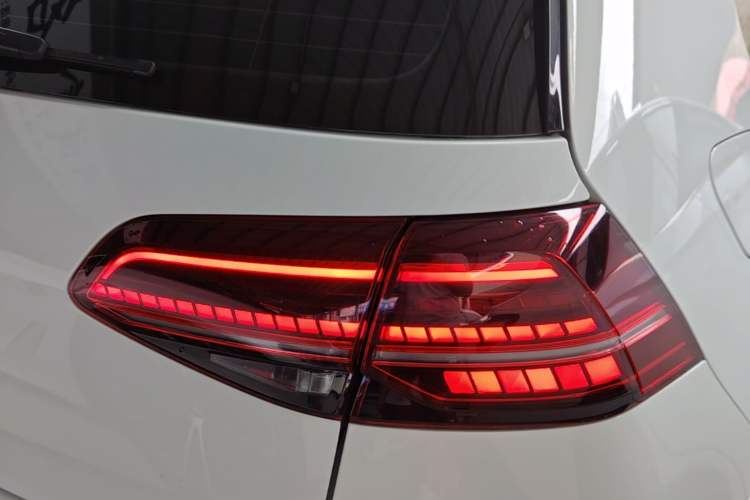Used Volkswagen Golf 2019 280TSI DSG R-Line Model China V Standard Right Rear Taillight