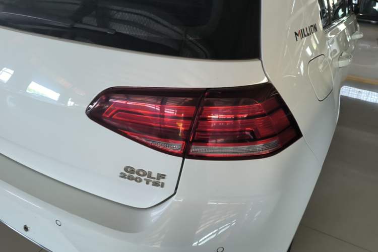 Used Volkswagen Golf 2019 280TSI DSG Comfort Version China VI Standard Right Rear Taillight