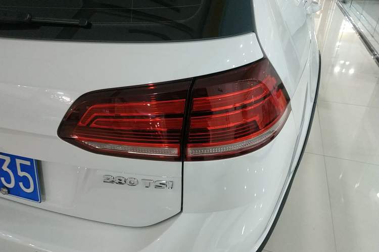Used Volkswagen Golf 2019 1.8TSI Travel Edition Right Rear Taillight