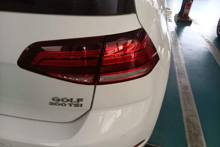 Used Volkswagen Golf 2019 200TSI DSG Comfort & Ambition Edition China VI Standard Right Rear Taillight