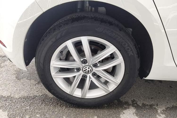 Used Volkswagen Golf 2019 280TSI DSG Comfort Version China V Standard Right Rear Wheel Hub