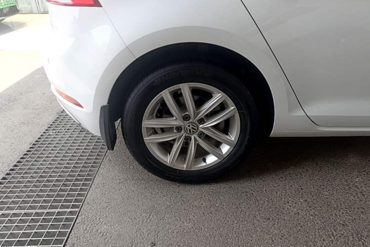 Used Volkswagen Golf 2019 280TSI DSG Comfort Version China VI Standard Right Rear Wheel Hub