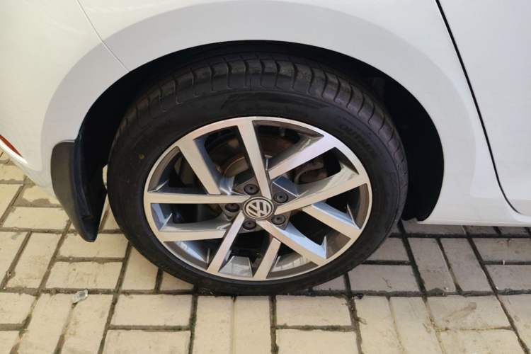 Used Volkswagen Golf 2019 280TSI DSG Comfort Version China VI Standard Right Rear Wheel Hub