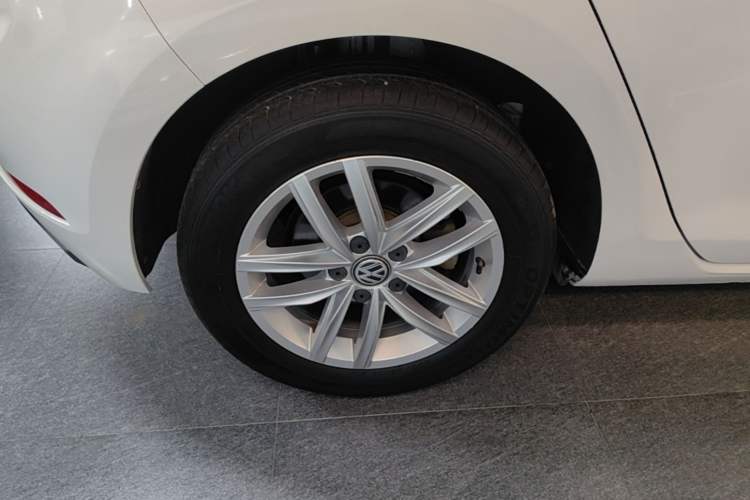 Used Volkswagen Golf 2019 280TSI DSG Comfort Version China V Standard Right Rear Wheel Hub