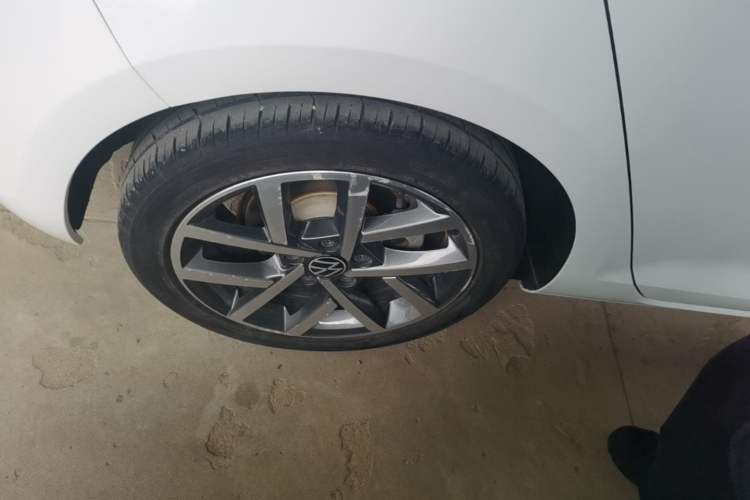 Used Volkswagen Golf 2019 280TSI DSG Luxury Version China VI Standard Right Rear Wheel Hub