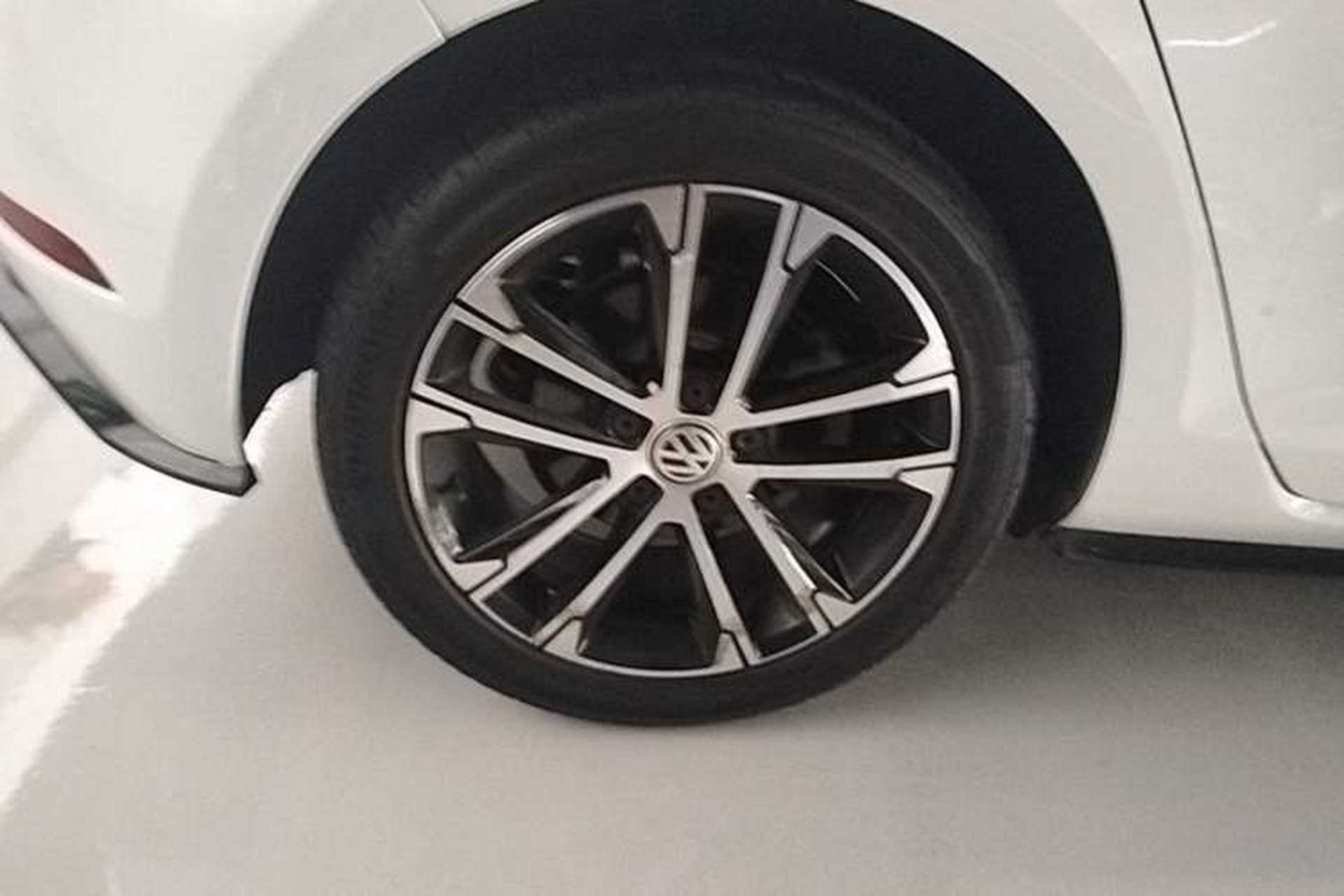 Used Volkswagen Golf 2019 280TSI DSG R-Line China VI Standard Right Rear Wheel Hub