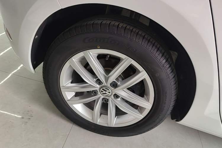 Used Volkswagen Golf 2019 280TSI DSG Comfort Version China V Standard Right Rear Wheel Hub
