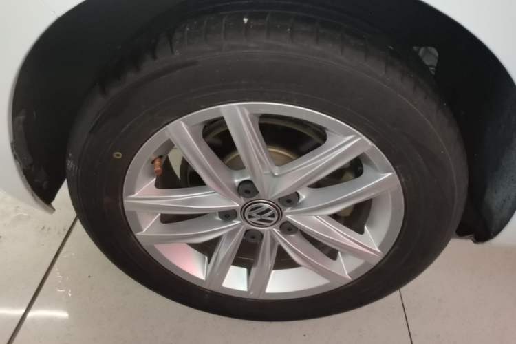 Used Volkswagen Golf 2019 280TSI DSG Comfort Version China VI Standard Right Rear Wheel Hub