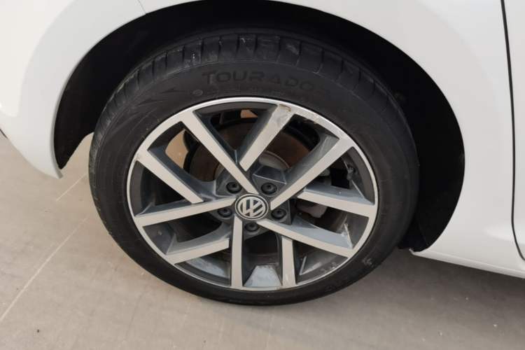 Used Volkswagen Golf 2019 280TSI DSG Luxury Version China VI Standard Right Rear Wheel Hub