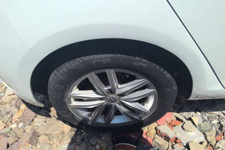 Used Volkswagen Golf 2019 280TSI DSG Comfort Version China VI Standard Right Rear Wheel Hub