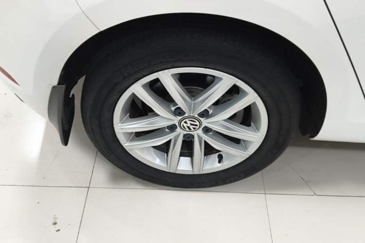 Used Volkswagen Golf 2019 280TSI DSG Comfort Version China V Standard Right Rear Wheel Hub