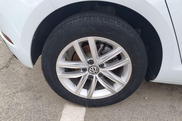 Used Volkswagen Golf 2019 1.6L Automatic Comfort Model China V Standard Right Rear Wheel Hub