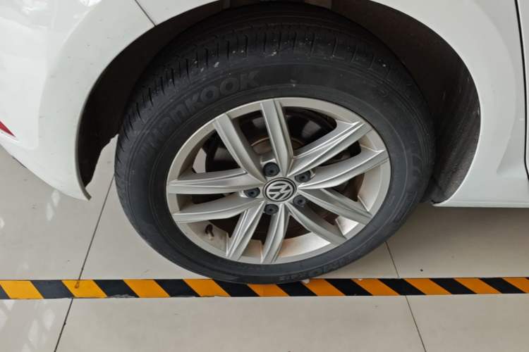 Used Volkswagen Golf 2019 280TSI DSG Comfort Version China V Standard Right Rear Wheel Hub
