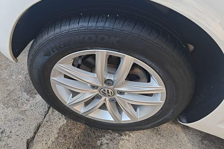 Used Volkswagen Golf 2019 200TSI DSG Comfort & Ambition Edition China VI Standard Right Rear Wheel Hub