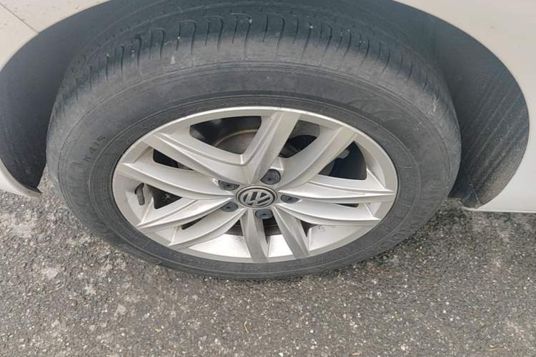 Used Volkswagen Golf 2019 200TSI DSG Comfort & Ambition Edition China VI Standard Right Rear Wheel Hub