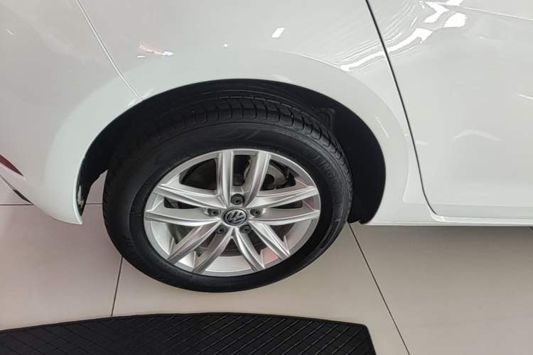 Used Volkswagen Golf 2019 1.6L Automatic Comfort Model China V Standard Right Rear Wheel Hub