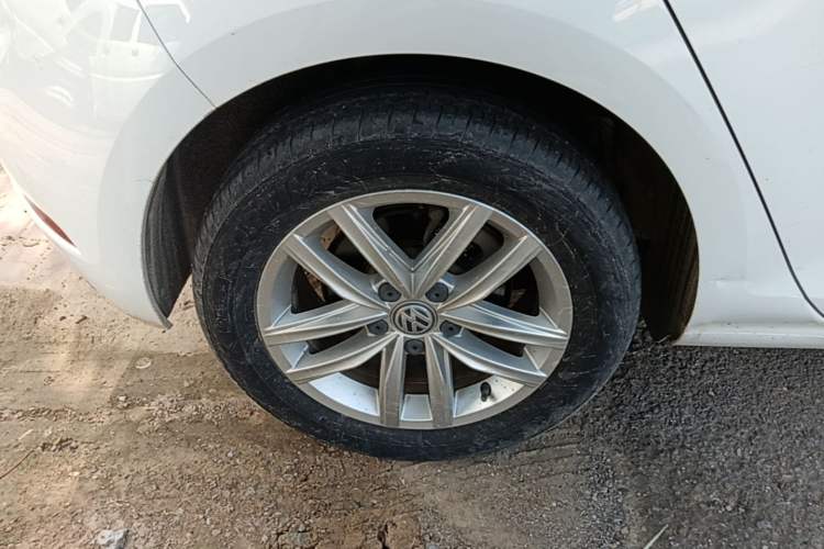 Used Volkswagen Golf 2019 200TSI DSG Comfort & Ambition Edition China VI Standard Right Rear Wheel Hub