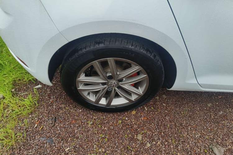 Used Volkswagen Golf 2019 280TSI DSG Comfort Version China VI Standard Right Rear Wheel Hub