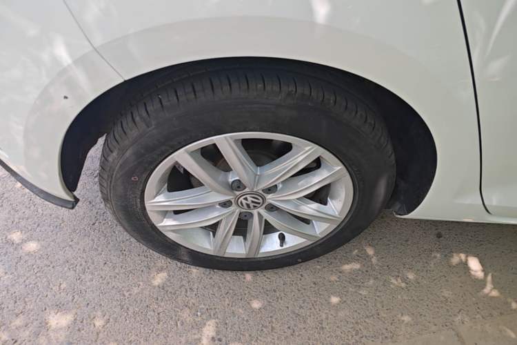 Used Volkswagen Golf 2019 280TSI DSG Comfort Version China VI Standard Right Rear Wheel Hub