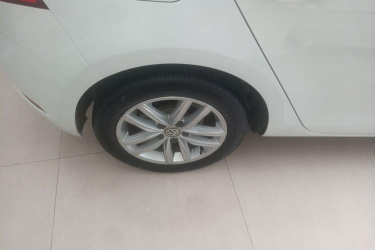 Used Volkswagen Golf 2019 200TSI DSG Comfort & Ambition Edition China VI Standard Right Rear Wheel Hub