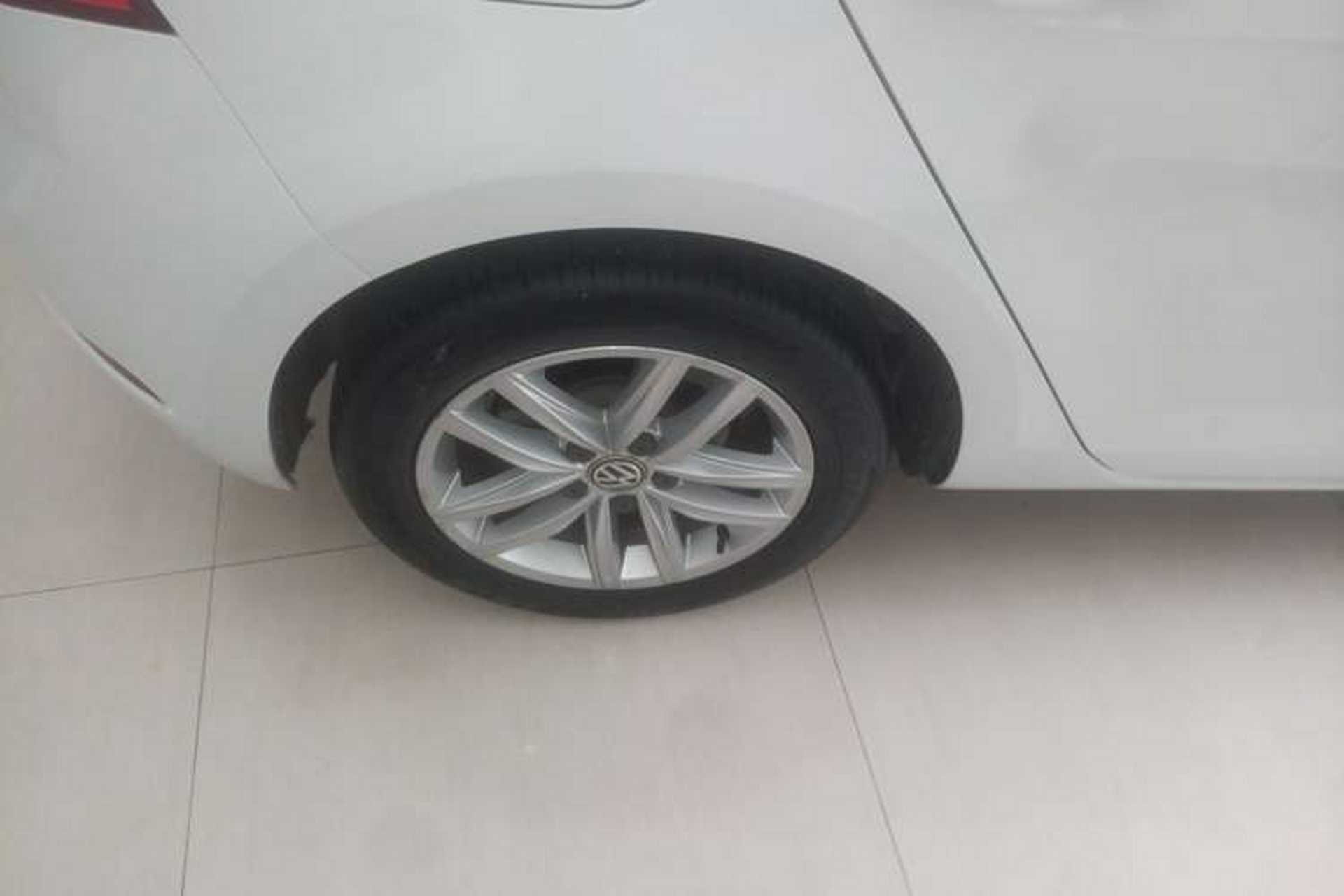Used Volkswagen Golf 2019 200TSI DSG Comfort & Ambition Edition China VI Standard Right Rear Wheel Hub