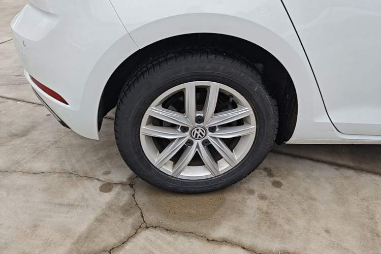 Used Volkswagen Golf 2019 280TSI DSG Comfort Version China V Standard Right Rear Wheel Hub