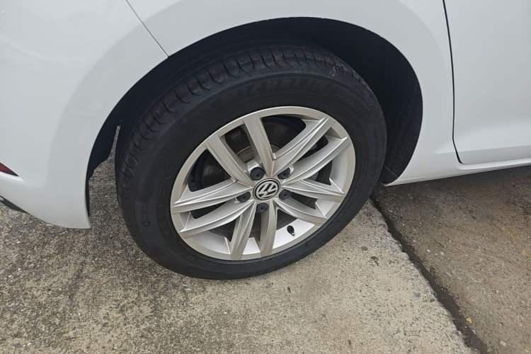 Used Volkswagen Golf 2019 280TSI DSG Comfort Version China V Standard Right Rear Wheel Hub