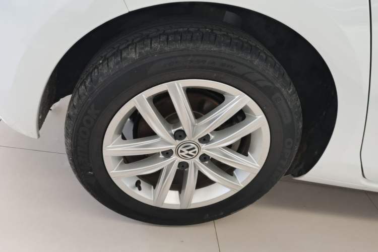 Used Volkswagen Golf 2019 280TSI DSG Comfort Version China VI Standard Right Rear Wheel Hub