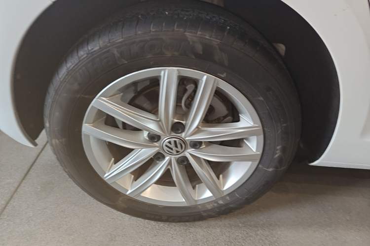 Used Volkswagen Golf 2019 1.6L Automatic Comfort Model China V Standard Right Rear Wheel Hub