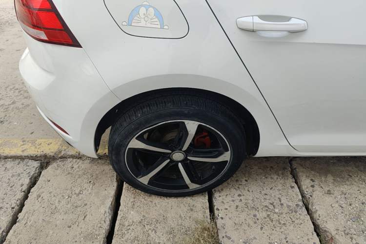 Used Volkswagen Golf 2019 280TSI DSG Comfort Version China V Standard Right Rear Wheel Hub