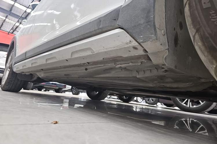 Used Volkswagen Golf 2019 1.8TSI Travel Edition Right Side Sill