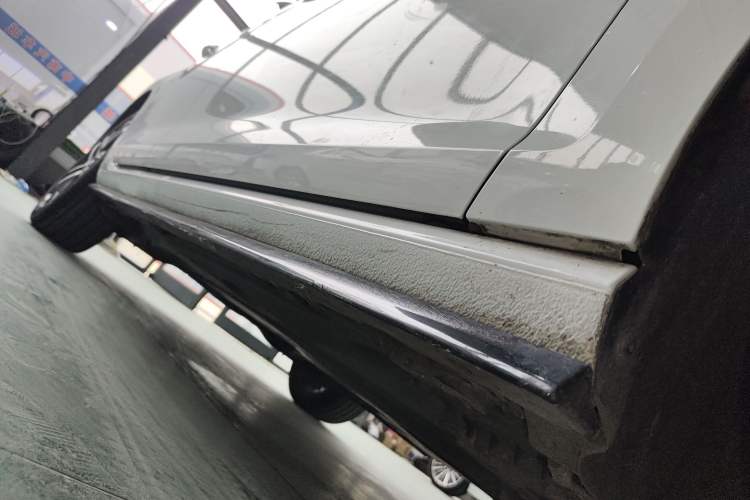 Used Volkswagen Golf 2019 280TSI DSG R-Line China VI Standard Right Side Sill