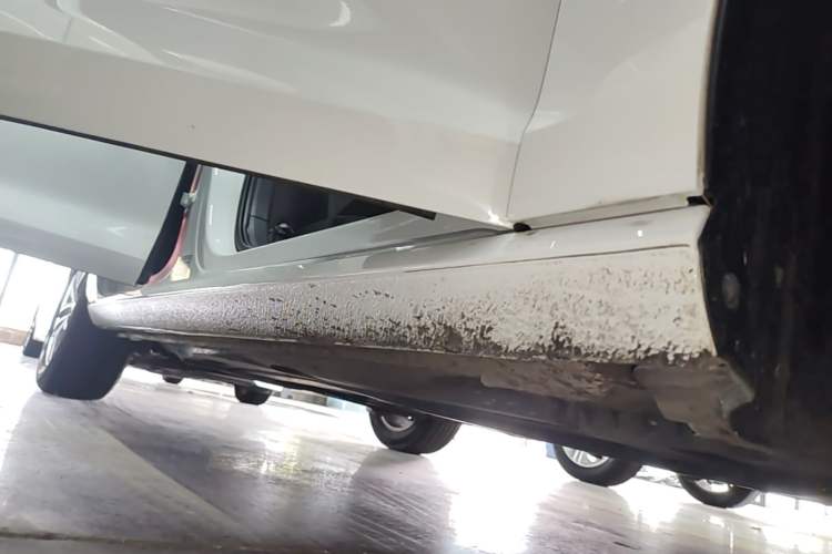 Used Volkswagen Golf 2019 200TSI DSG Comfort & Ambition Edition China VI Standard Right Side Sill