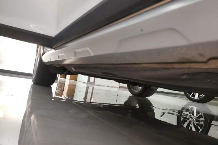 Used Volkswagen Golf 2019 1.8TSI Travel Edition Right Side Sill