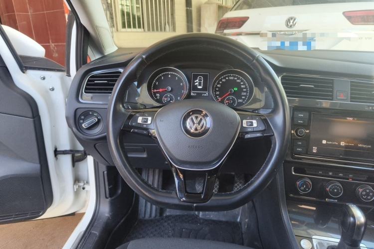 Used Volkswagen Golf 2019 200TSI DSG Comfort & Ambition Edition China VI Standard Steering Wheel