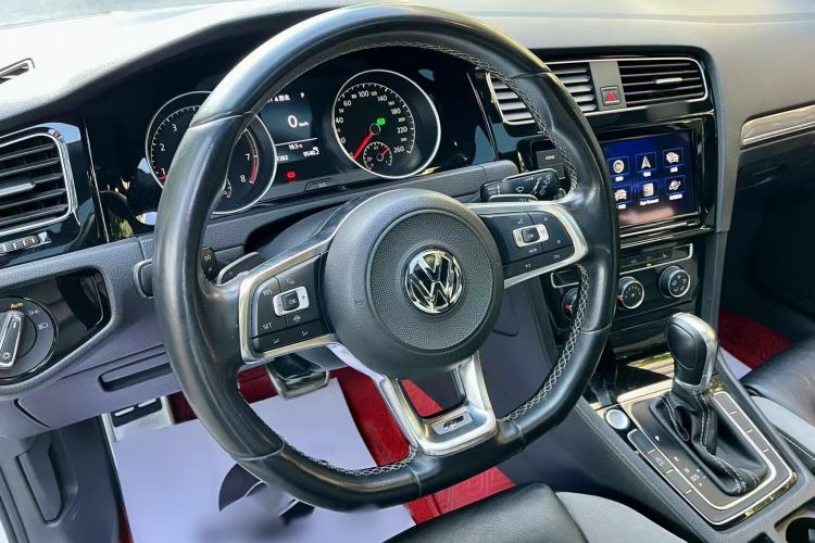Used Volkswagen Golf 2019 280TSI DSG R-Line Model China V Standard Steering Wheel