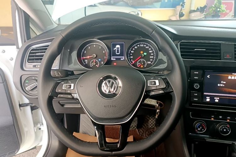 Used Volkswagen Golf 2019 280TSI DSG Comfort Version China VI Standard Steering Wheel