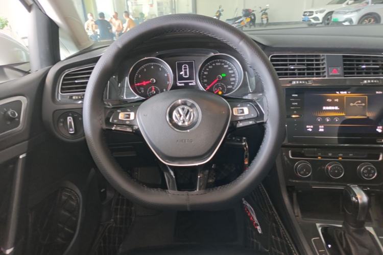 Used Volkswagen Golf 2019 200TSI DSG Comfort & Ambition Edition China VI Standard Steering Wheel