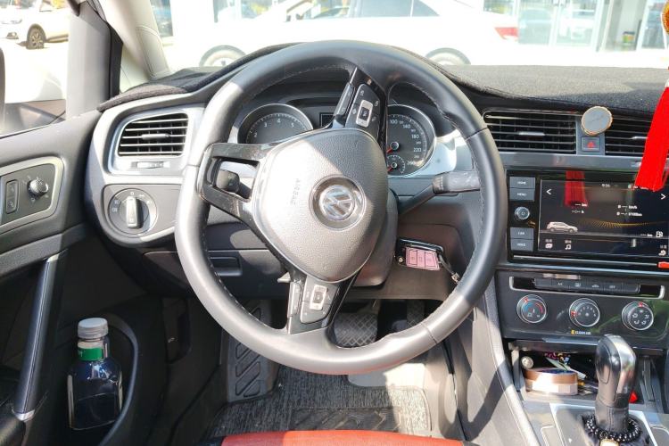 Used Volkswagen Golf 2019 200TSI DSG Comfort & Ambition Edition China VI Standard Steering Wheel