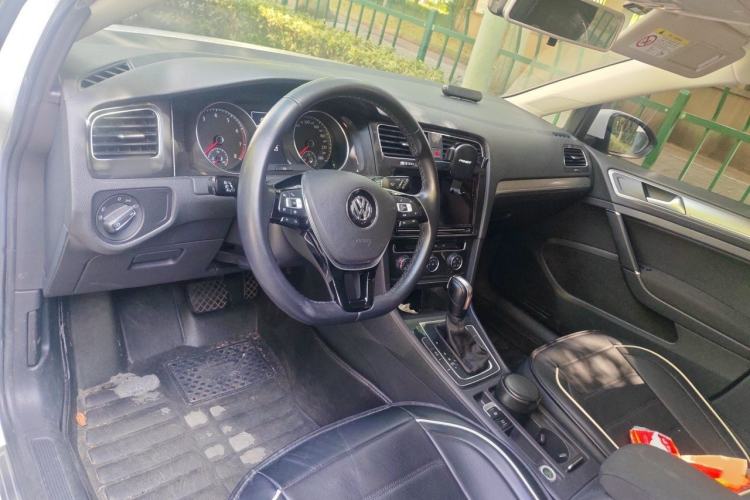 Used Volkswagen Golf 2019 200TSI DSG Comfort & Ambition Edition China VI Standard Steering Wheel