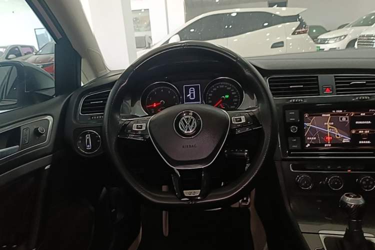 Used Volkswagen Golf 2019 200TSI DSG Comfort & Ambition Edition China VI Standard Steering Wheel